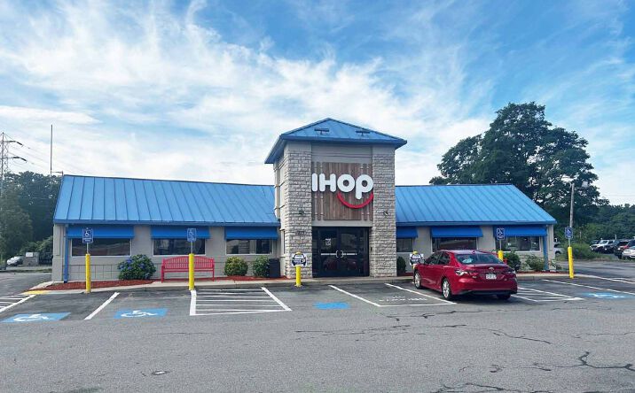 Pictures of Retail, Restaurant property located at 235 New State Hwy, Raynham, MA 02767 for lease - image #1