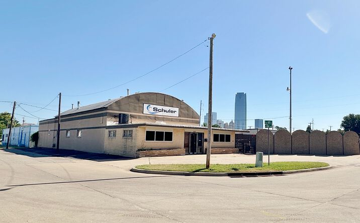 Pictures of Industrial property located at 927 SW 6th St, Oklahoma City, OK 73109 for lease - image #1