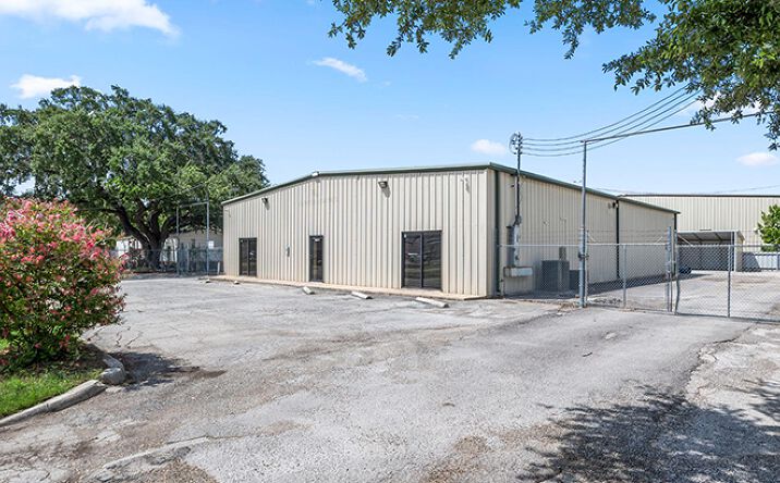 Pictures of Industrial property located at 10211 Sommers Dr, San Antonio, TX 78217 for lease - image #1