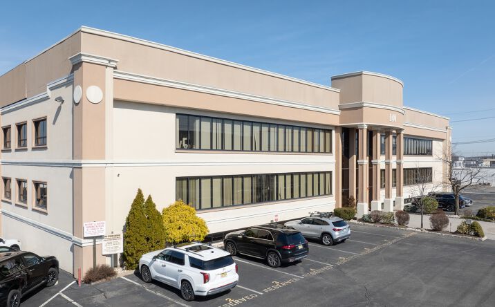 Pictures of Office property located at 140 Sylvan Ave, Englewood Cliffs, NJ 07632 for lease - image #1