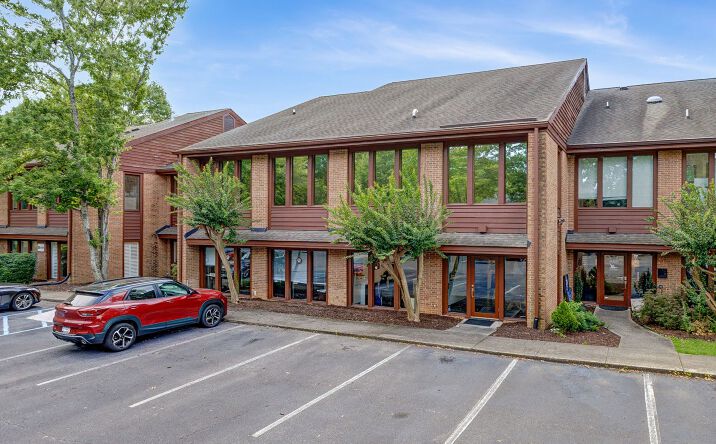 Pictures of Office property located at 310 Mills Ave, Greenville, SC 29605 for lease - image #1