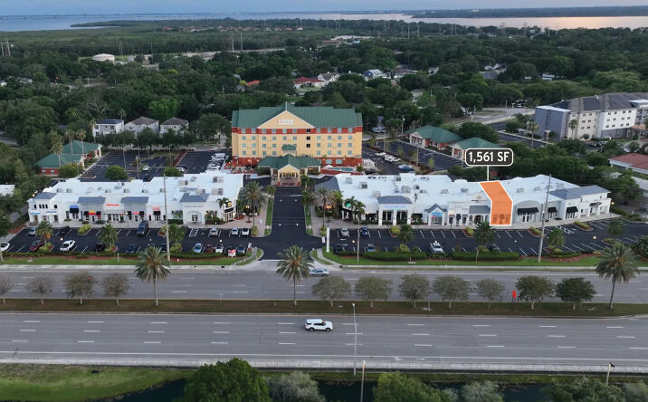 Pictures of Retail property located at 4022 Tampa Rd, Oldsmar, FL 34677 for lease - image #1