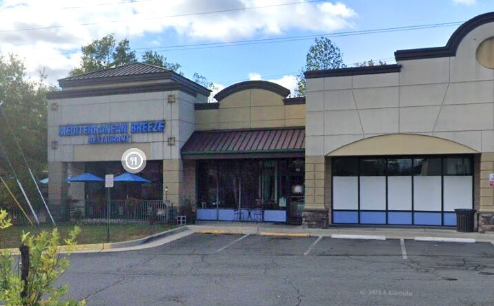 Pictures of Retail property located at 20693 Ashburn Rd, Ashburn, VA 20147 for lease - image #1