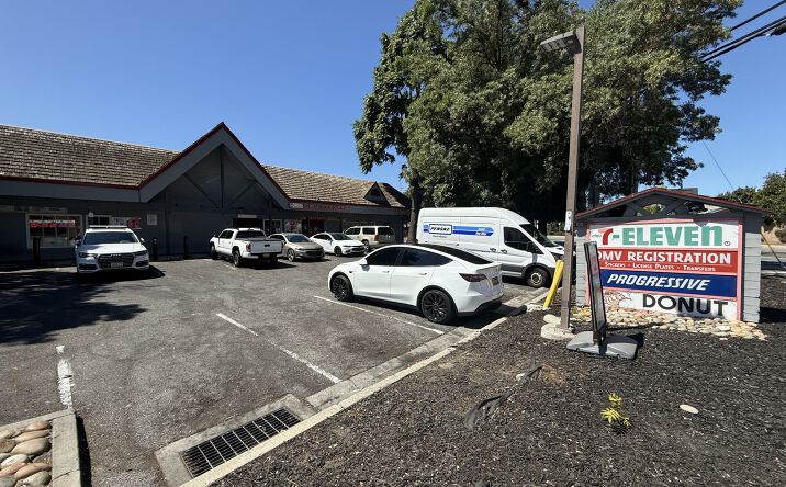 Pictures of Retail property located at 38003 Mission Blvd, Fremont, CA 94536 for lease - image #1