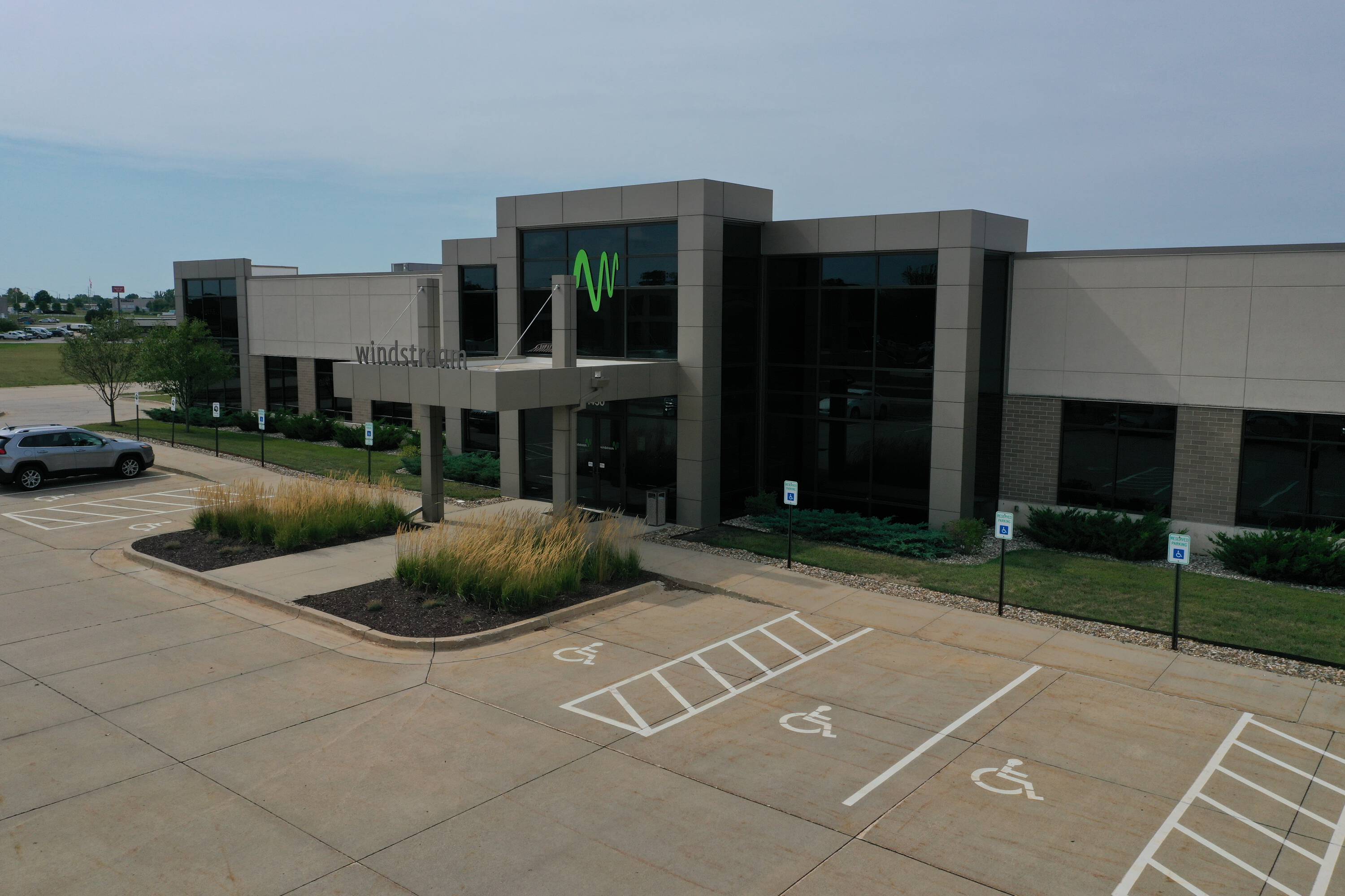 1450 N Center Point Rd, Hiawatha, IA 52233 | Crexi.com