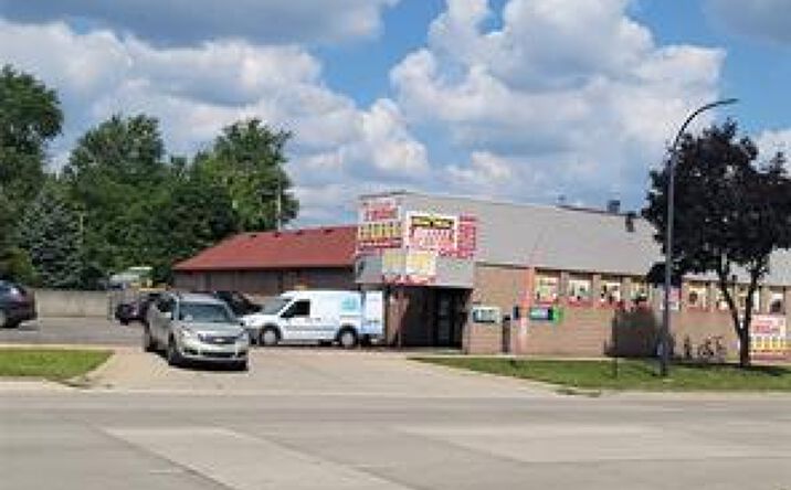Pictures of Retail, Industrial property located at 4650 S Beech Daly Street, Dearborn Heights, MI 48125 for lease - image #1