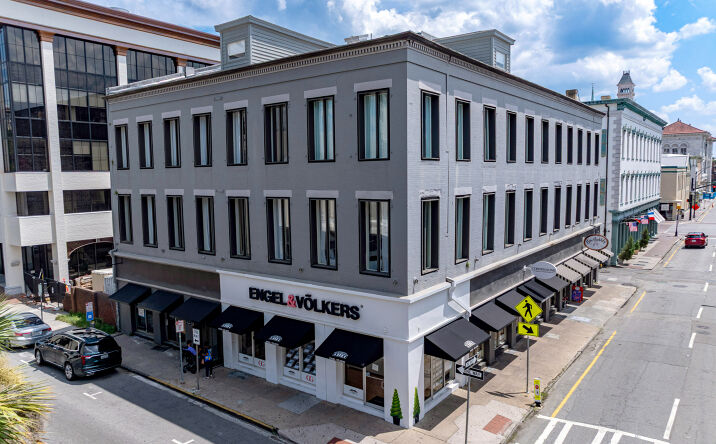 Pictures of Office property located at 31 W Congress St, Savannah, GA 31401 for lease - image #1