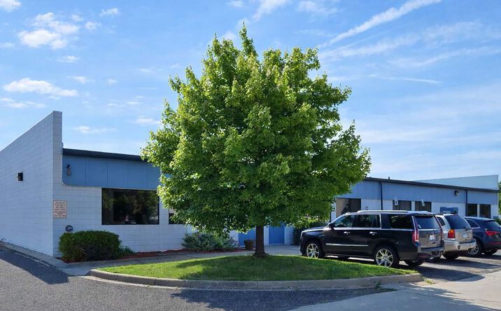 Pictures of Industrial property located at 1541-1595 W. Hamlin Road, Rochester Hills, MI 48309 for lease - image #1