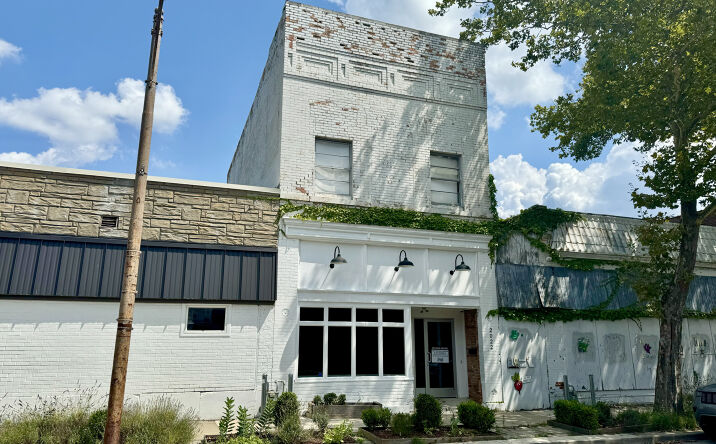 Pictures of Retail property located at 2022 Adams St, Toledo, OH 43604 for lease - image #1