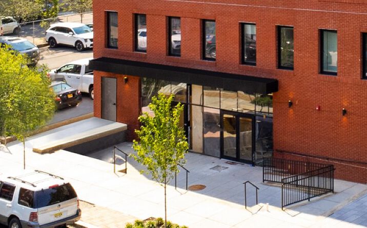 Pictures of Retail property located at 669 Bergen Ave, Jersey City, NJ 07304 for lease - image #1