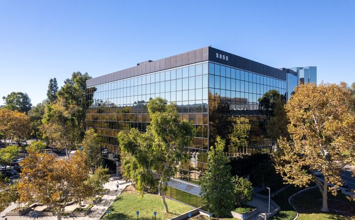 Pictures of Office, Retail, Special Purpose property located at 5850 Canoga Ave, Woodland Hills, CA 91367 for lease - image #1