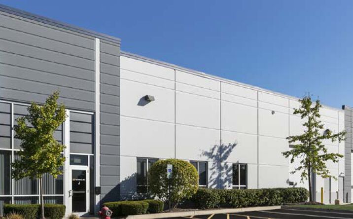 Pictures of Industrial property located at 1000 W. Crossroads Parkway, Bolingbrook, IL 60490 for lease - image #1