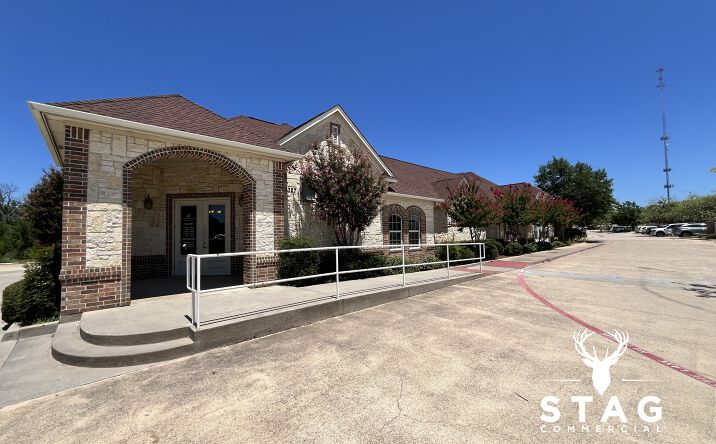 Pictures of Office property located at 3327 Colorado Blvd, Denton, TX 76210 for lease - image #1