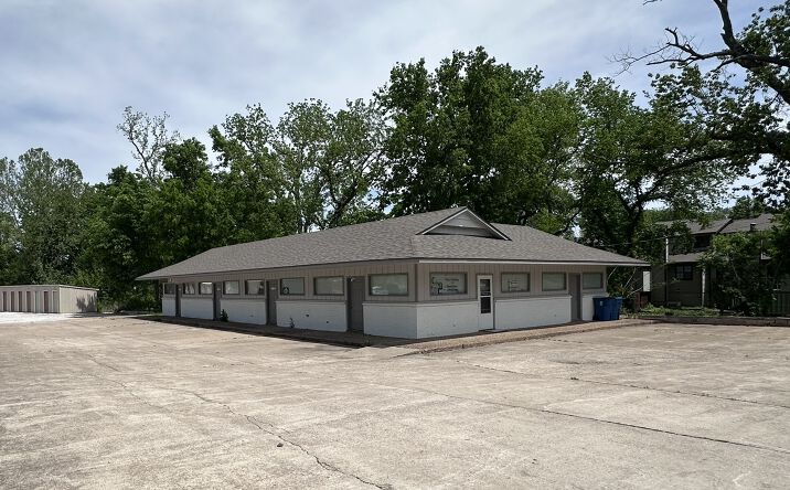Pictures of Retail, Office property located at 808 Tiger Blvd, Bentonville, AR 72712 for lease - image #1
