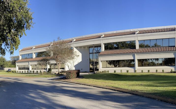 Pictures of Office property located at 2605 Thomas Drive #100, Panama City, FL 32408 for lease - image #1