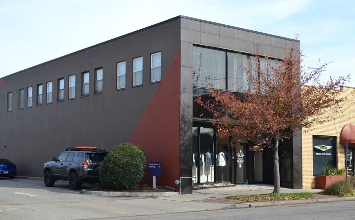 Pictures of Retail property located at 424 W 21st St, Norfolk, VA 23517 for lease - image #1