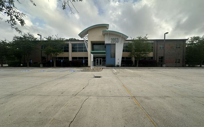 Pictures of Office property located at 2053 Gause Blvd E, Slidell, LA 70461 for lease - image #1