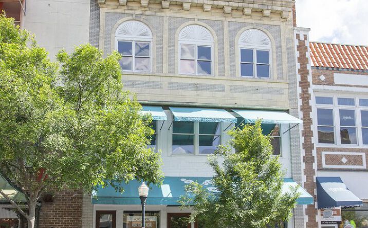 Pictures of Retail, Office, Special Purpose property located at 18 E Broughton St, Savannah, GA 31401 for lease - image #1