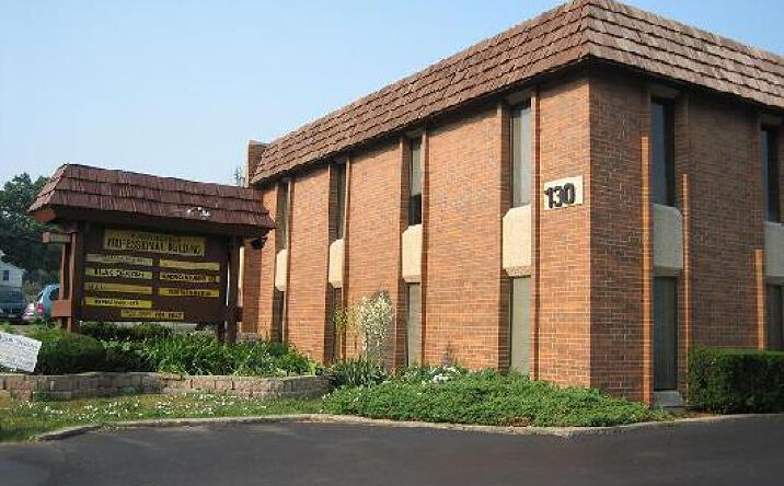 Pictures of Office property located at 130 N Bloomingdale Road 203, Bloomingdale, IL 60108 for lease - image #1