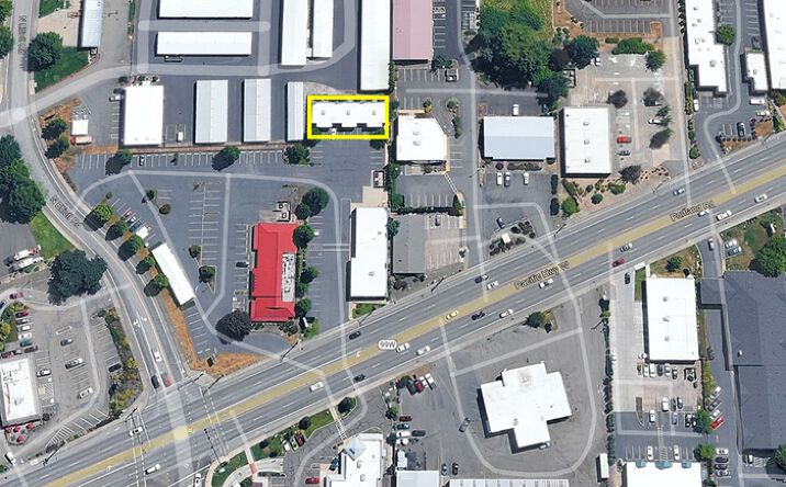 Pictures of Retail property located at 2510 Portland Rd, Newberg, OR 97132 for lease - image #1