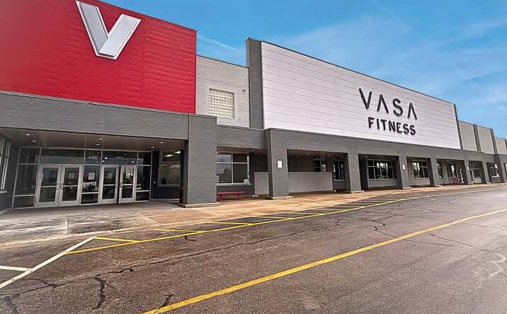 Pictures of Retail property located at 409 - 443 N Weber Rd, Romeoville, IL 60446 for lease - image #1