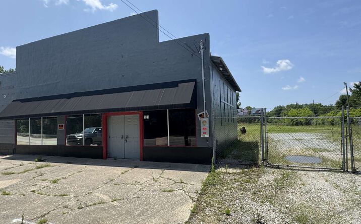 Pictures of Office property located at 131 Dunn Rd, Fayetteville, NC 28312 for lease - image #1