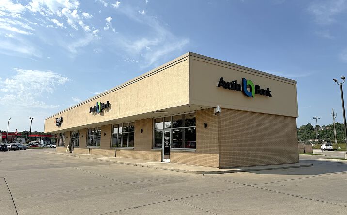 Pictures of Retail, Office property located at 1380 Hamilton Blvd, Sioux City, IA 51103 for lease - image #1