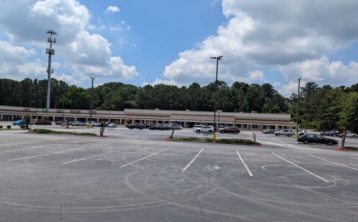 Pictures of Retail property located at 6009 Memorial Dr, Stone Mountain, GA 30083 for lease - image #1