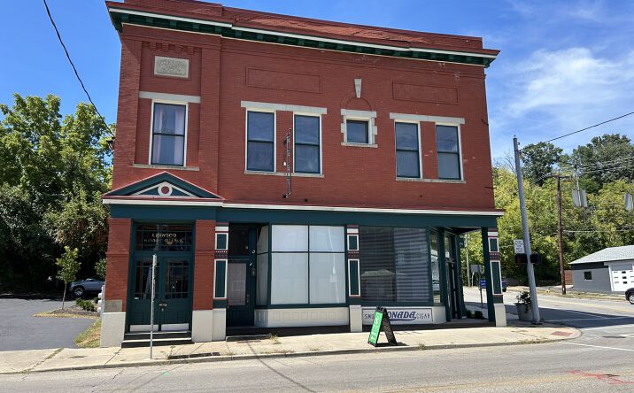 Pictures of Office property located at 4786 Eastern Ave, Cincinnati, OH 45226 for lease - image #1