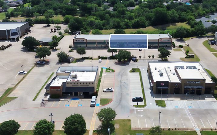 Pictures of Retail property located at 1850-1856 Precinct Line Rd, Hurst, TX 76054 for lease - image #1