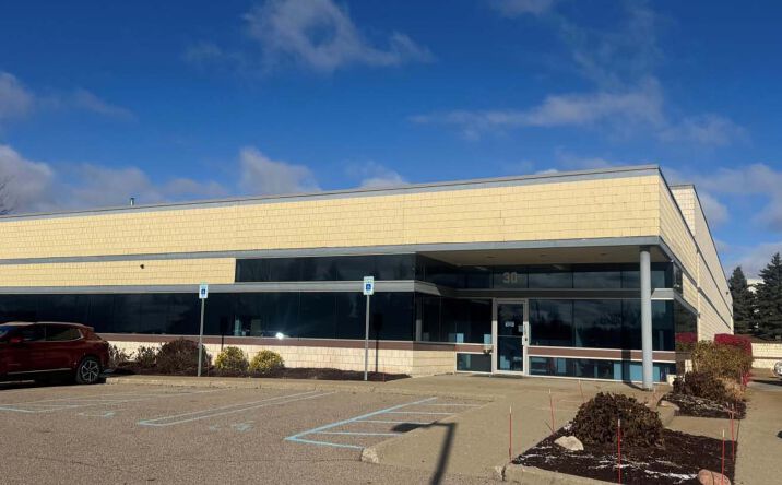 Pictures of Industrial property located at 30 Corporate Drive, Auburn Hills, MI 48326 for lease - image #1
