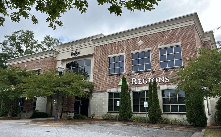 Pictures of Office property located at 320 W Lanier Ave, Fayetteville, GA 30214 for lease - image #1