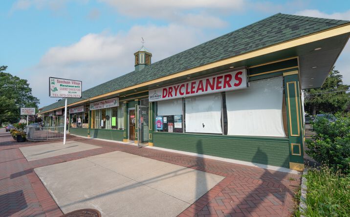 Pictures of Retail, Restaurant property located at 246 Mountain Ave, Springfield, NJ 07081 for lease - image #1
