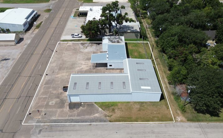 Pictures of Industrial property located at 619 E Jackson St, El Campo, TX 77437 for lease - image #1