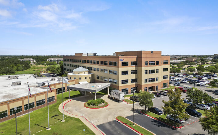 Pictures of Office property located at 3201 University Dr E, Bryan, TX 77802 for lease - image #1