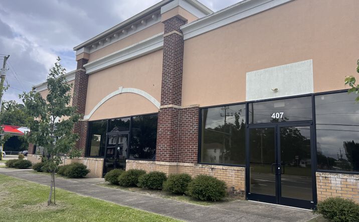 Pictures of Retail, Office property located at 403 Gillespie St, Fayetteville, NC 28301 for lease - image #1