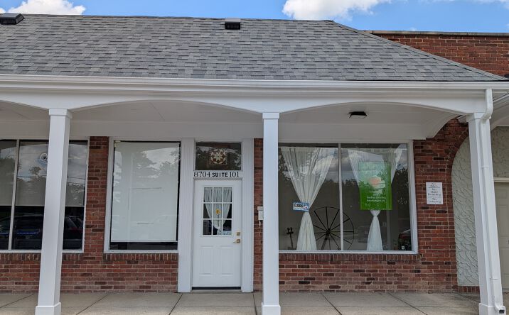 Pictures of Retail, Office, Restaurant property located at 8704 Bayberry Pl, Louisville, KY 40242 for lease - image #1