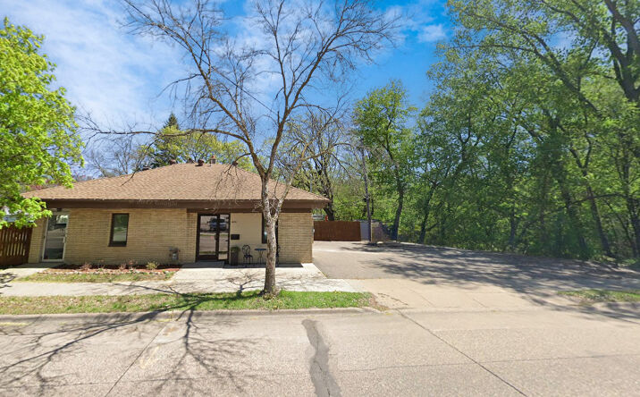 Pictures of Retail property located at 444 12th Ave N, South St Paul, MN 55075 for lease - image #1