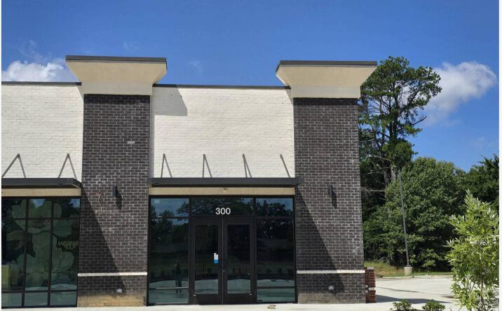 Pictures of Retail property located at 10680 Goodman Rd, Olive Branch, MS 38654 for lease - image #1