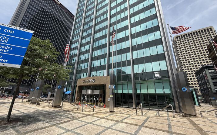 Pictures of Retail property located at 100 E Broad St, Columbus, OH 43215 for lease - image #1