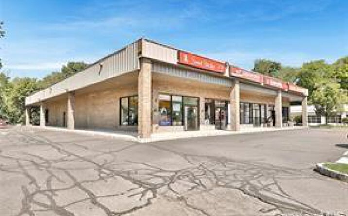 Pictures of Retail property located at 27 Middletown 4, Clarkstown, NY 10954 for lease - image #1