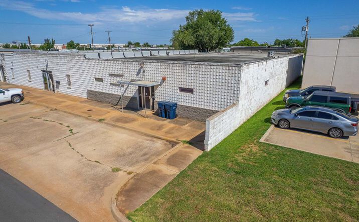 Pictures of Industrial property located at 215 NE 38th St, Oklahoma City, OK 73105 for lease - image #1