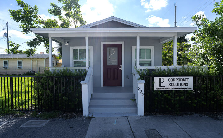 Pictures of Office property located at 822 N Tamarind Ave, West Palm Beach, FL 33401 for lease - image #1