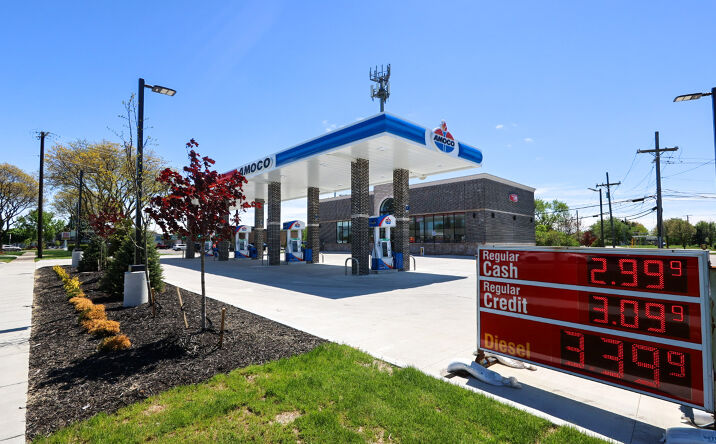 Pictures of Retail property located at 4050 15 Mile Rd, Sterling Heights, MI 48310 for lease - image #1