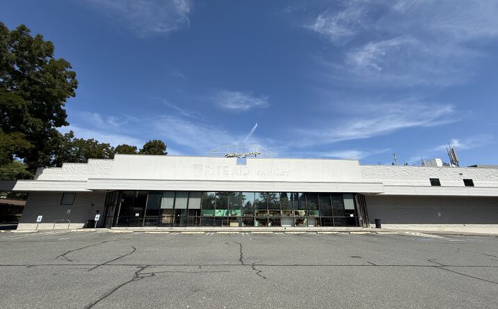 Pictures of Retail property located at 8500 35th Ave NE, Seattle, WA 98115 for lease - image #1