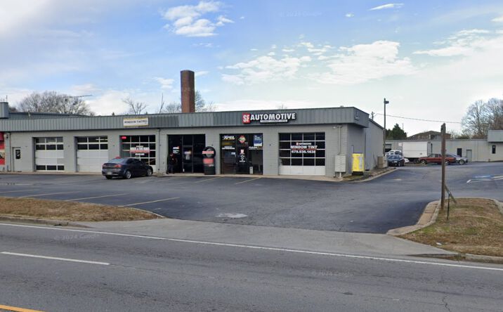 Pictures of Industrial property located at 1190 Jesse Jewell Pkwy, Gainesville, GA 30501 for lease - image #1