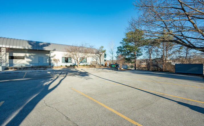 Pictures of Office property located at 1701 22nd St, West Des Moines, IA 50265 for lease - image #1
