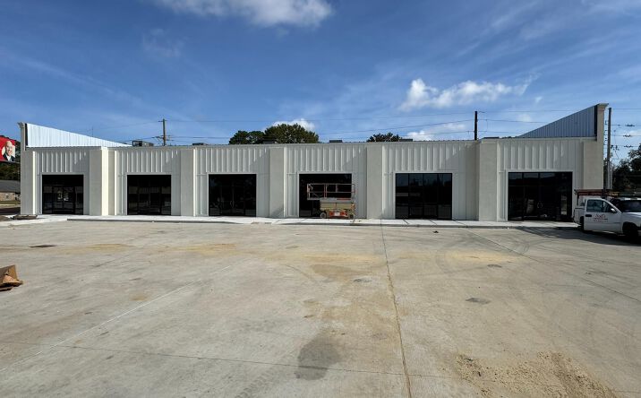 Pictures of Retail, Office, Restaurant property located at 8150 Perkins Rd, Baton Rouge, LA 70810 for lease - image #1
