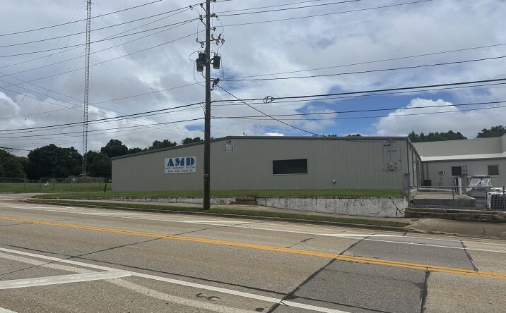 Pictures of Industrial property located at 2370 N Palafox St, Pensacola, FL 32501 for lease - image #1