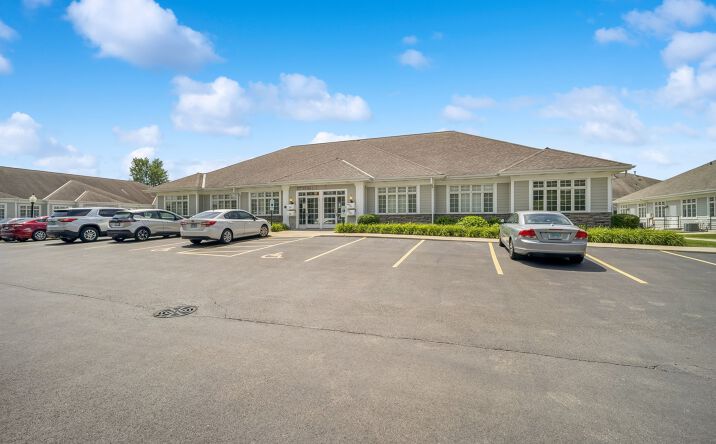 Pictures of Office property located at 710 Fox Glen Court, Barrington, IL 60010 for lease - image #1